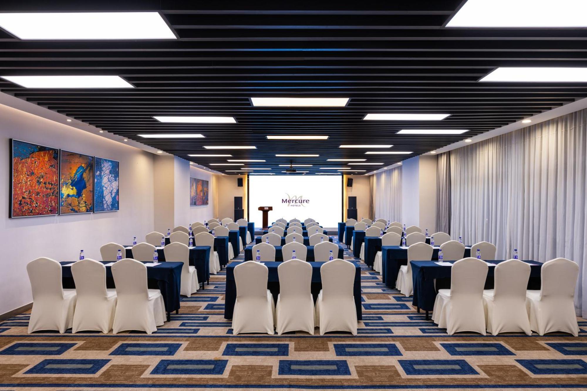 Mercure Downtown 4*
